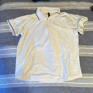 Polo with zipper pull